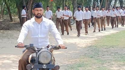 Gandhi Jayanti Officers pay homage to Mahatma Gandhi and Lal Bahadur Shastri Sangh workers take out march