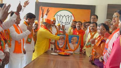 Gandhi Jayanti Officers pay homage to Mahatma Gandhi and Lal Bahadur Shastri Sangh workers take out march