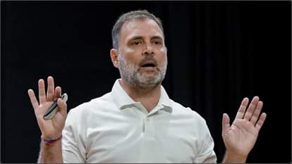 राहुल गांधी लगातार इस मुद्दे पर बात कर रहे हैं।