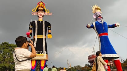 परेड ग्राउंड में रावण दहन की तैयारी