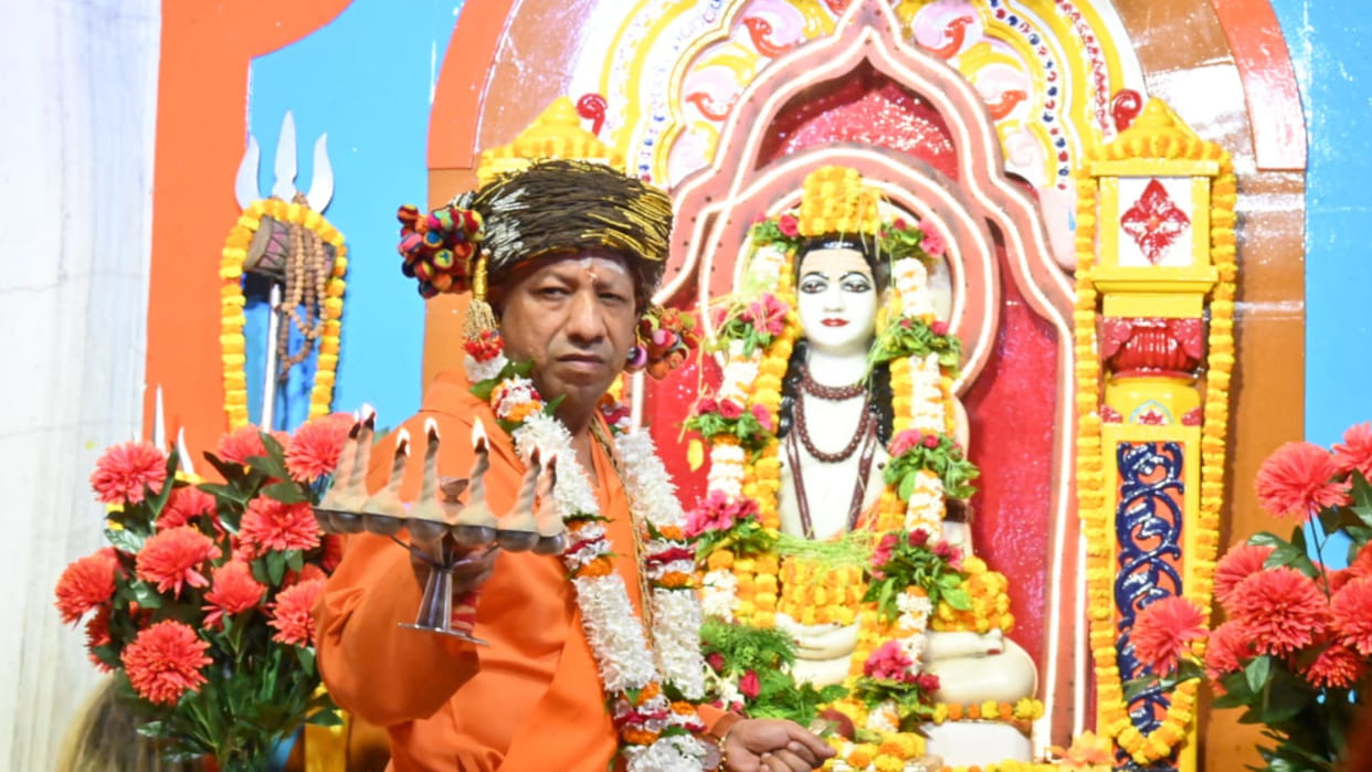 CM Yogi performed special worship of Guru Gorakshanath, The procession will take place today