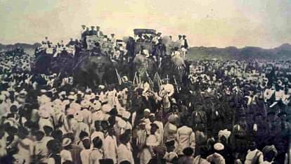 होल्कर महाराजा शिवाजीराव होल्कर के कार्यकाल का प्राचीन चित्र।