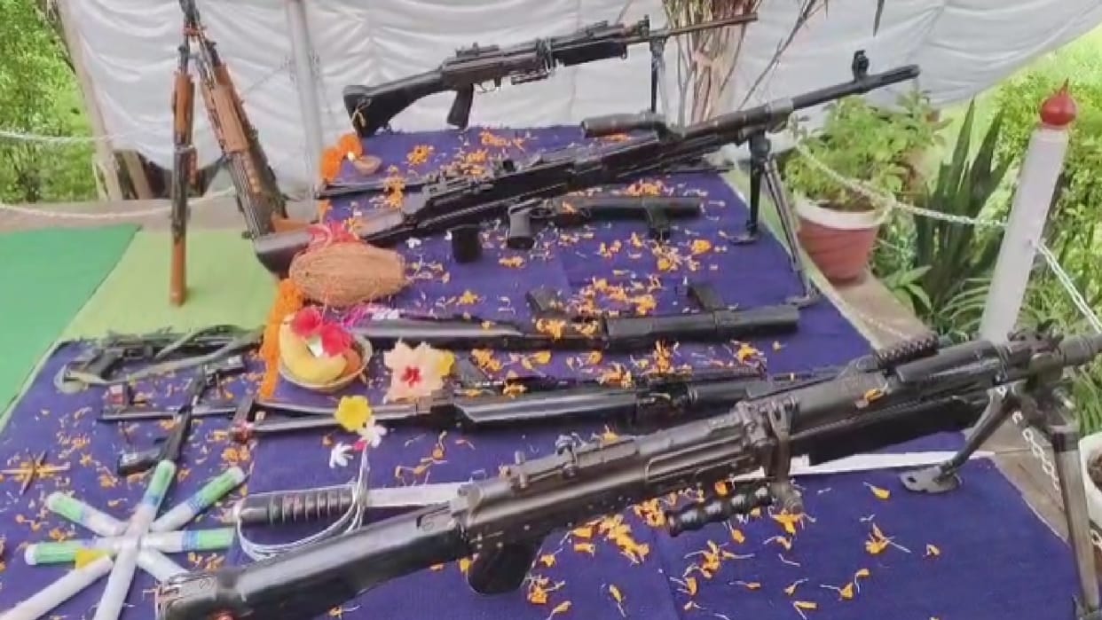 Weapon worship on Vijayadashami at Janjgir Police Line, police ground echoes with firing in the air