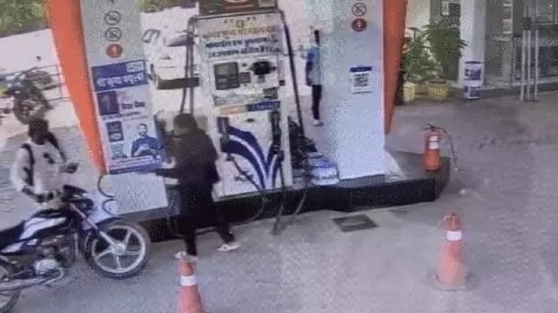 ब्रेकअप से नाराज बॉयफ्रेंड ने की दिनदहाड़े गर्लफ्रेंड की हत्या