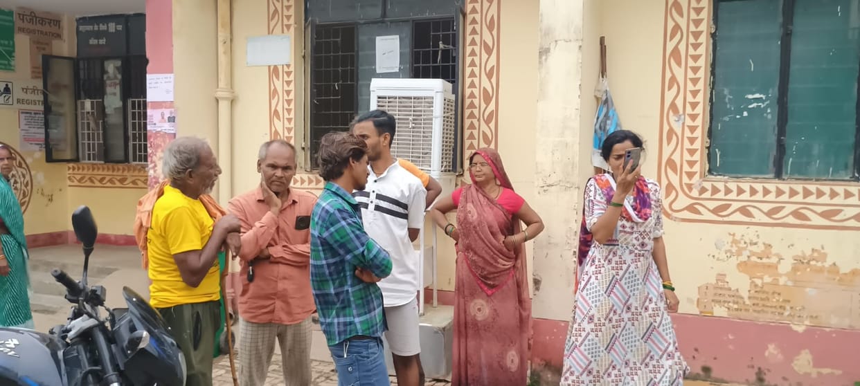 Hamirpur Three people including student committed suicide hanging themselves police sent bodies for postmortem
