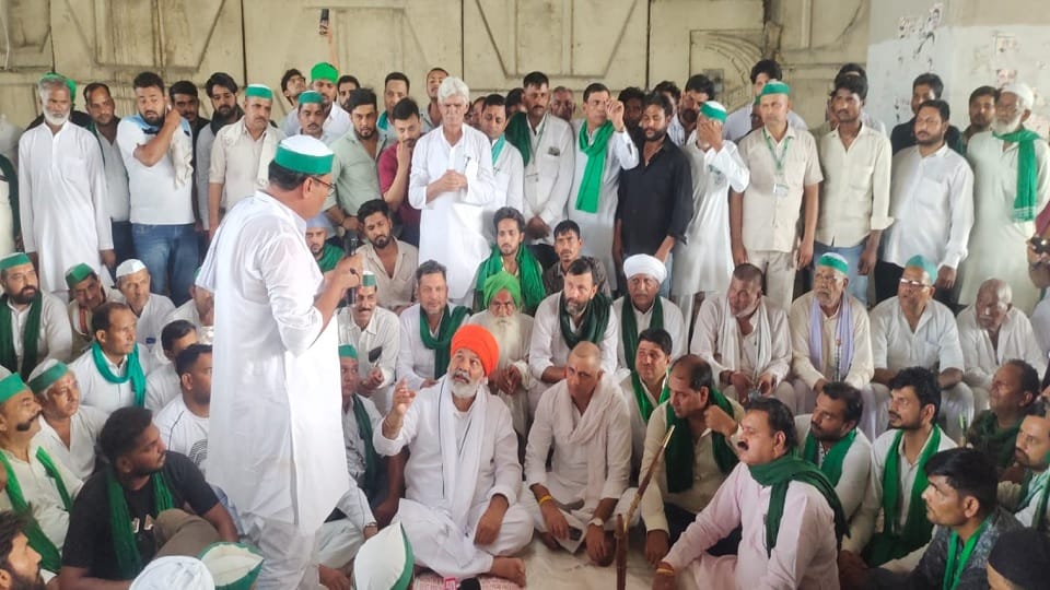 Farmers celebrated 'Kisan Kranti Diwas' at the UP Gate border