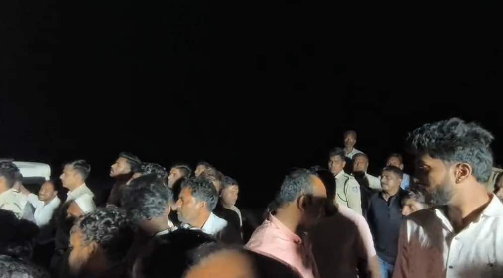 Khandwa accident: Due to people's insistence, the trolley diverted its route and overturned in a pond