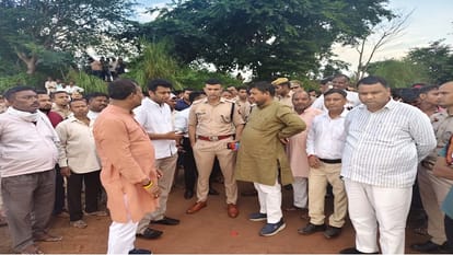 11 people drowned during Durga idol immersion in Uttang River in agra two bodies found