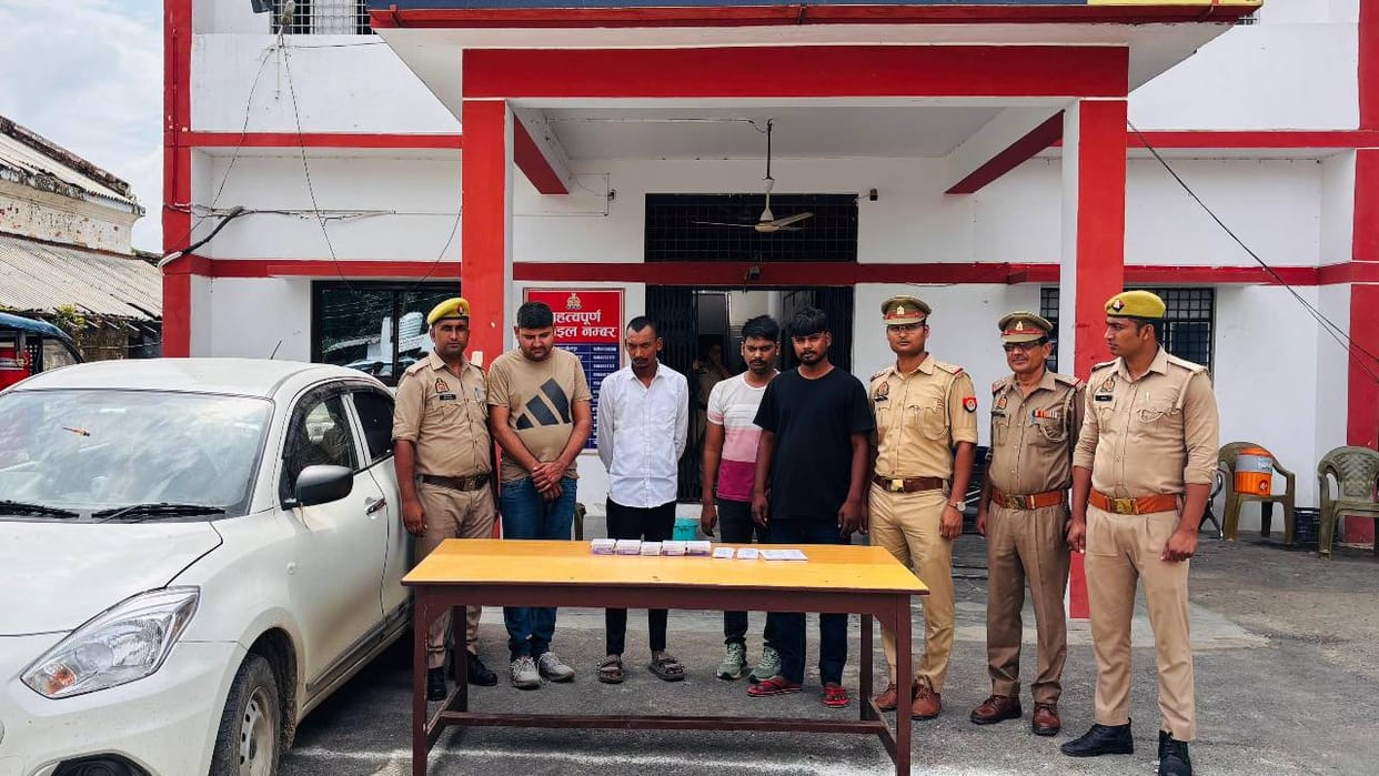 UP NEWS inter-state fraudsters arrested fraudulently withdrawing ATM in Lucknow