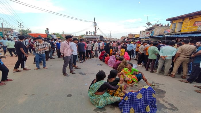 11 people drowned during Durga idol immersion in Uttang River in agra two bodies found