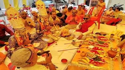 प्रयागराज में शिवशक्ति सेना ने किया शस्त्र पूजन।