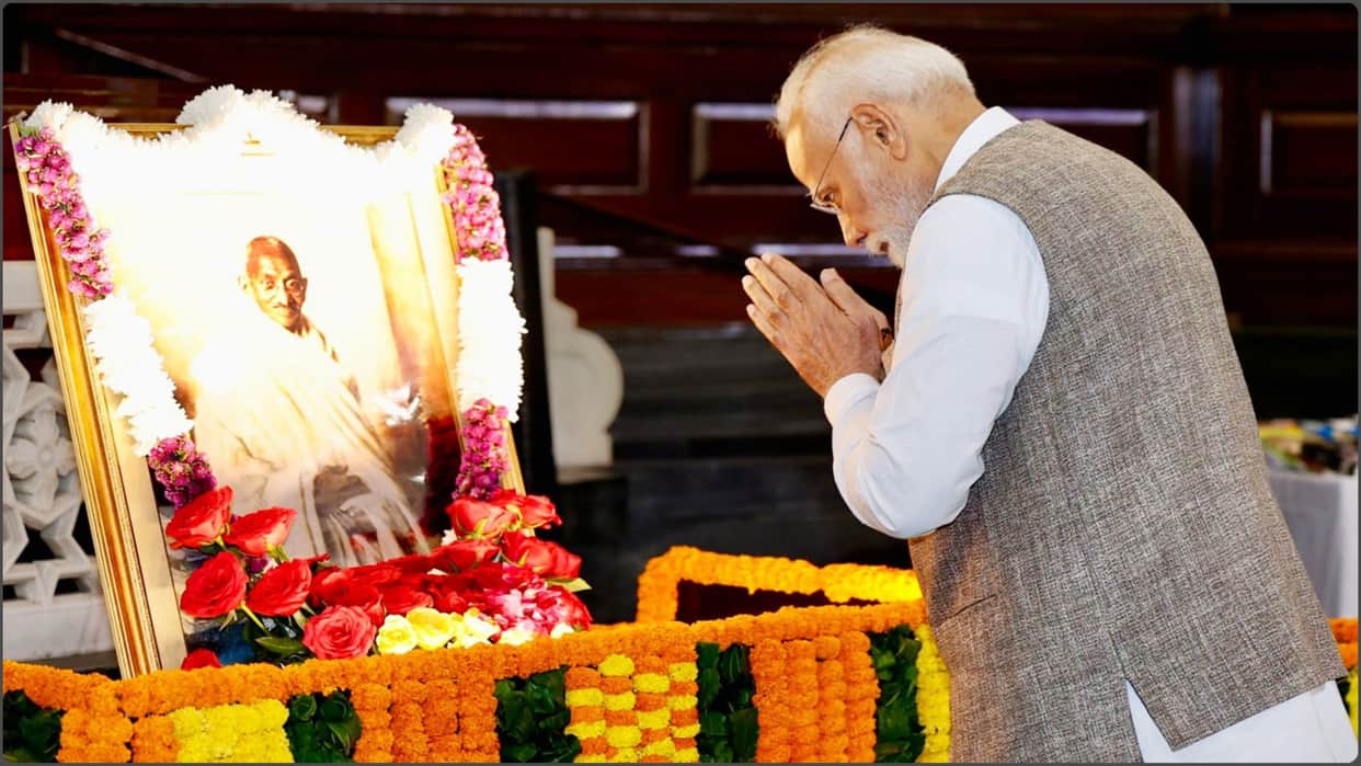 Delhi: PM Modi, VP Radhakrishnan attend prayer meeting on Mahatma Gandhi's birth anniversary