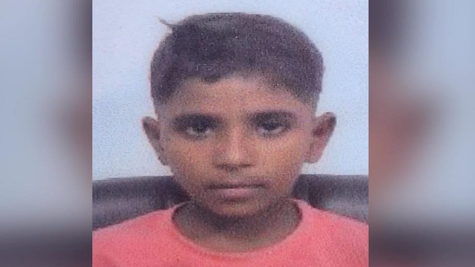 Saharanpur: Nine year old boy dancing on DJ got electrocuted, open wire took his life, mother in distress