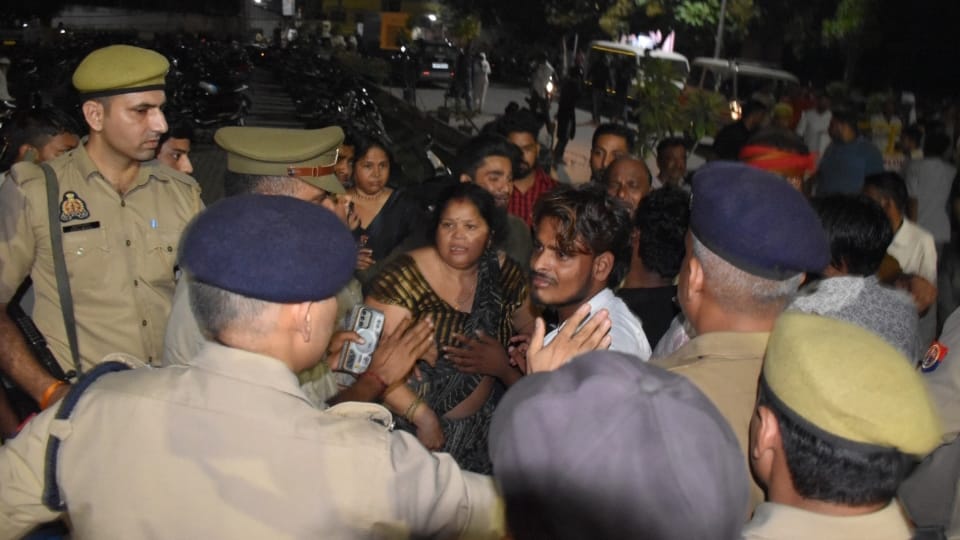 Abhishek Gupta murder case murder confirmed for three lakh rupees Pooja Shakun was angry with showroom owner
