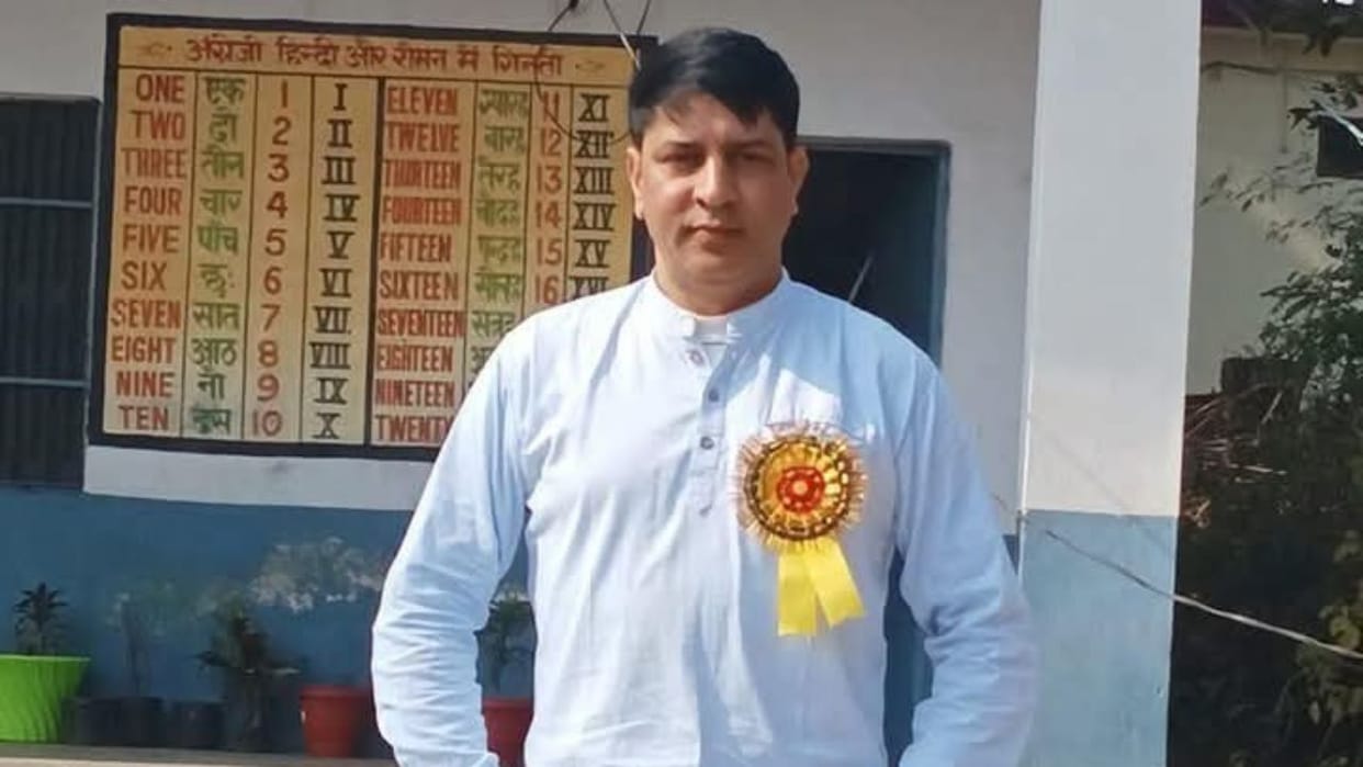 Himachal Bike collides with a truck parked on the roadside JBT teacher injured in the accident dies