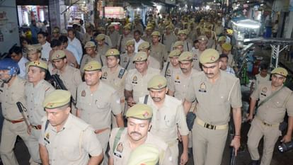 बरेली बवाल: जुमे की नमाज को लेकर अलर्ट... इन इलाकों में ड्रोन से निगरानी; पुलिस-PAC और RAF के 8500 जवान तैनात Bareilly violence Alert for Friday prayers Drones to search rooftops for stones 8500 police personnel deployed