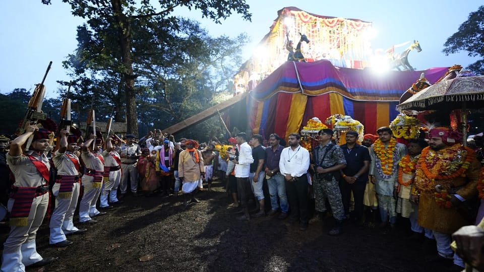 'बाहर रैनी' रस्म पूरी