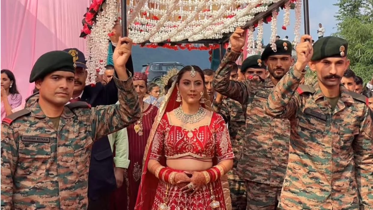 soldiers played brother  role in martyr ashish kumar sister wedding sirmour himachal