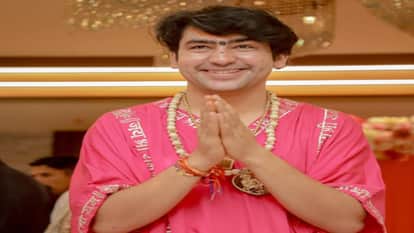 बागेश्वरधाम पीठाधीश्वर पंडित धीरेंद्र कृष्ण शास्त्री