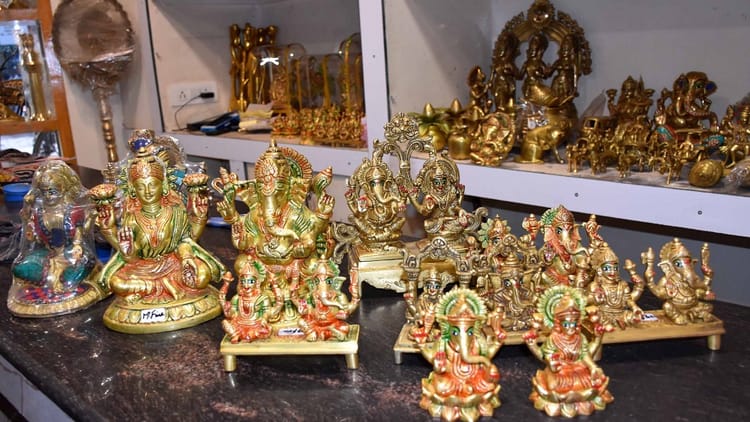 दीपावली पर ऑर्डर पूरी करने की तैयारी: अलीगढ़ की मूर्तियों की विदेश में मांग, 150 करोड़ पहुंचेगा कारोब