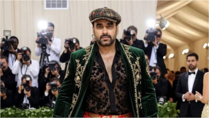 Pankaj Tripathi Shares his Fashionable Look in Atrangi dress Ranveer Singh and other celebs reacts
