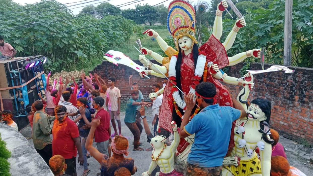 Idol immersion Mother Adi Shakti was bid farewell with moist eyes administration remained alert