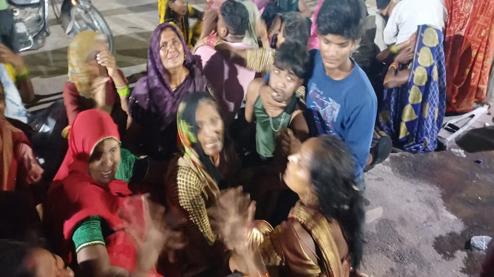 Agra Drowning Tragedy: Yamuna Claims 10 Young Lives in Kusiyarpur Families Devastated Before Diwali