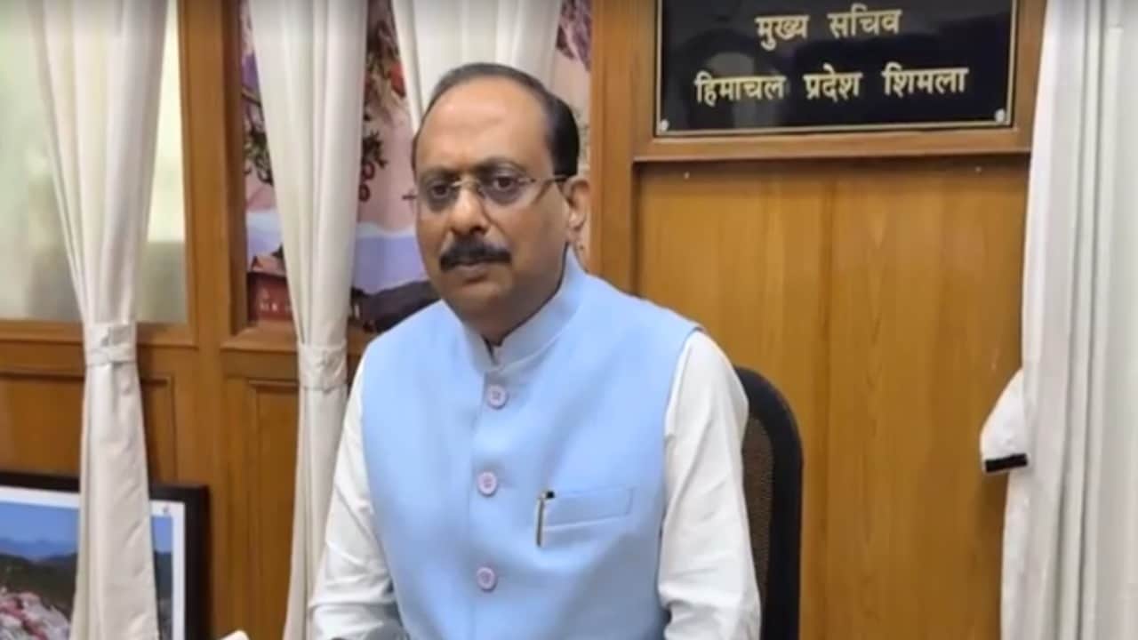 मुख्य सचिव संजय गुप्ता ।