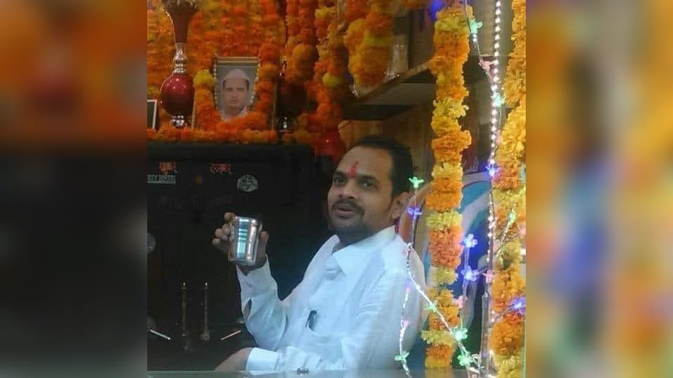jewellers commits suicide due to debt in Vrindavan