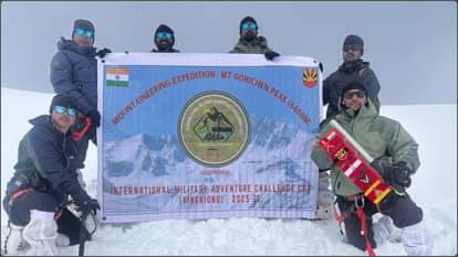 स्पीयर कॉर्प्स के जांबाज जवानों ने माउंट गोरिचेन पर फहराया तिरंगा