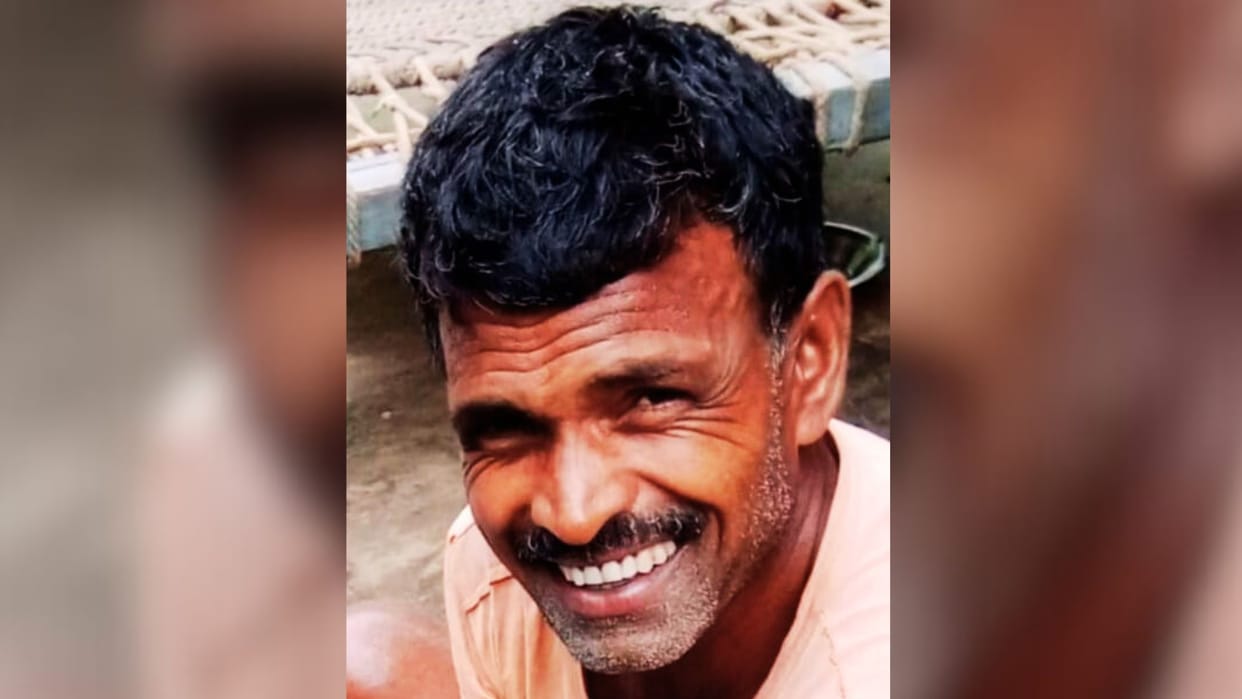 Lightning struck five fishermen in river killing one and severely scorching four others