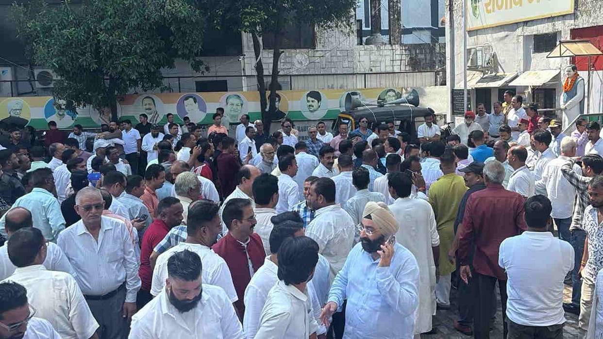 Congress marches to CM's residence in paper leak case Dehradun Uttarakhand news