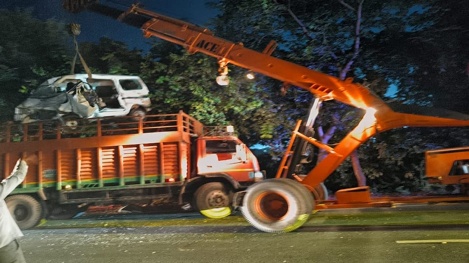 Agra-Fatehabad Road accident Couple Killed Two Injured in Canter-Eeco Car Collision