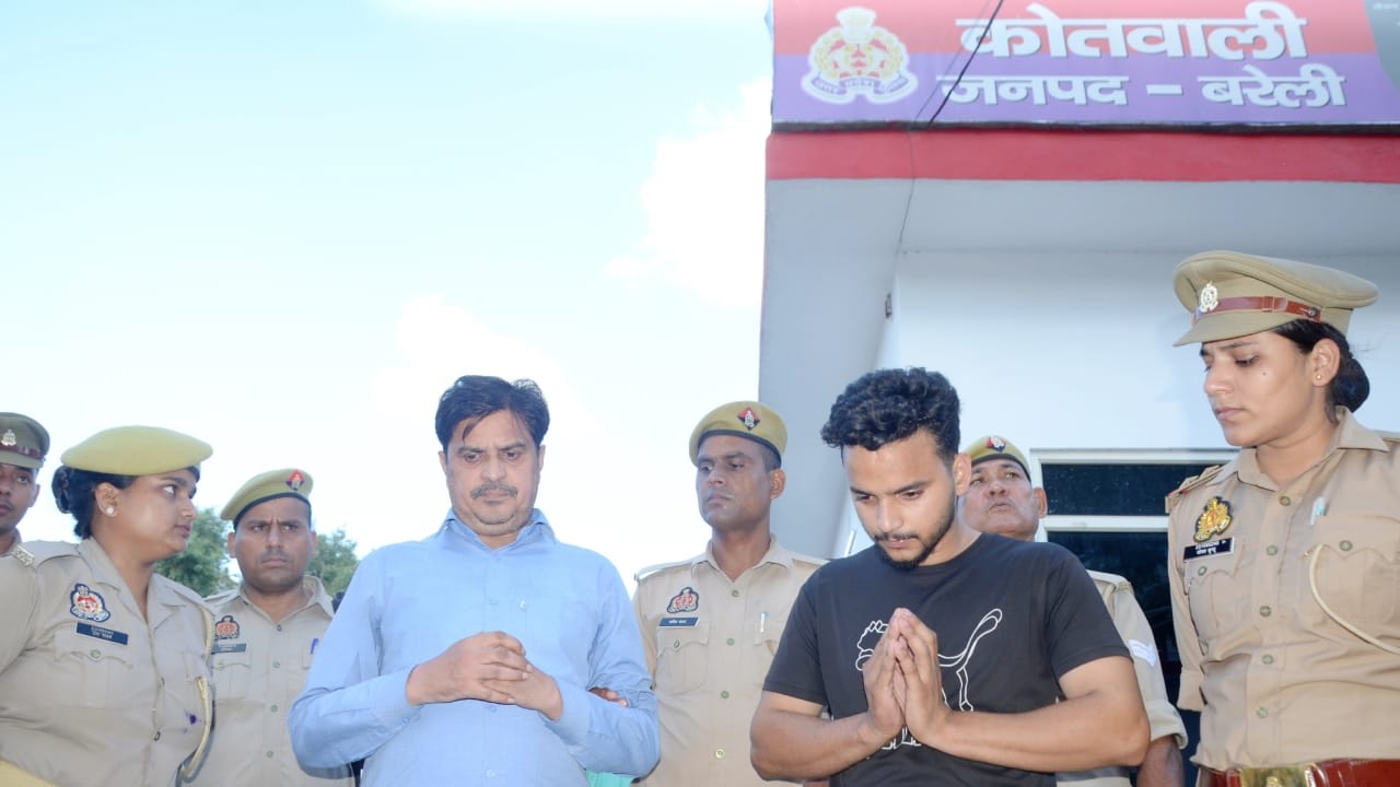 Bareilly Violence Accused Munir Idrisi had posted Gather in Islamia like a flood