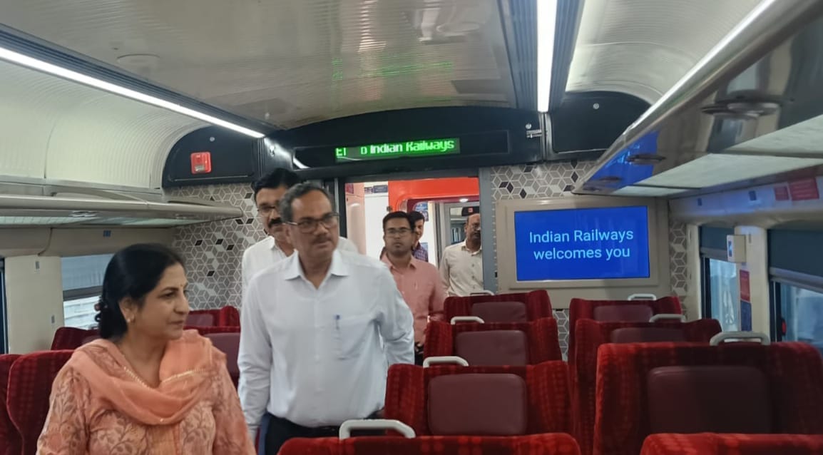 Bhopal News: Railways to make Vande Bharat Express more comfortable, instructions to change seats to ergonomic