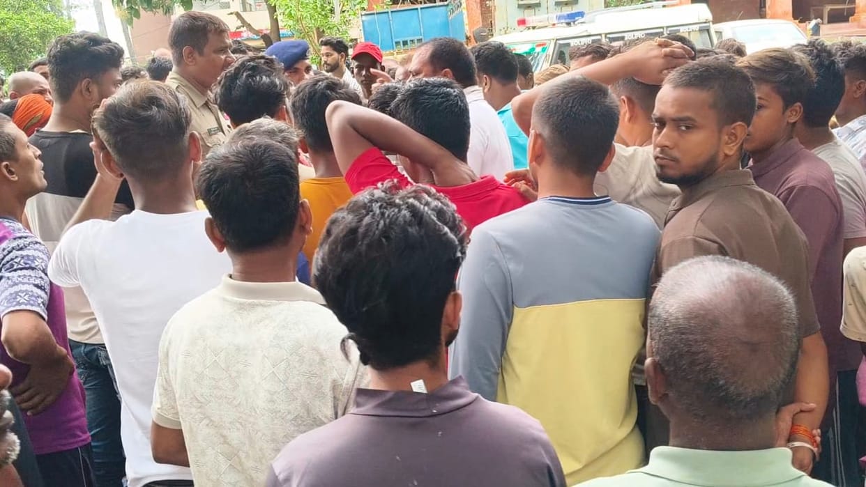 Bihar News: Child dies after drowning in pond in Nawada, angry villagers surround Govindpur police station