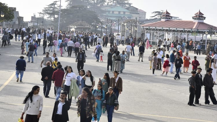 HP Tourism: तीन माह बाद हिमाचल में चमका वीकेंड टूरिज्म, सैलानियों की संख्या बढ़ी