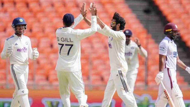 IND vs WI Live Score: वेस्टइंडीज ने गंवाए पांच विकेट, भारत से फिलहाल 220 रन पीछे; लंच तक स्कोर 66/5