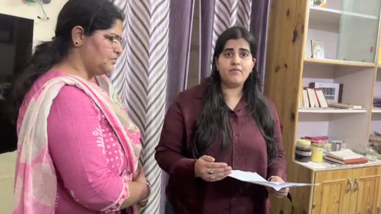 The Family Of The Kullu Tehsildar Demanded Justice And Said He Was Targeted As Part Of A Conspiracy. – Amar Ujala Hindi News Live – Kullu:तहसीलदार हरि सिंह के परिवार ने लगाई न्याय की गुहार, बोले