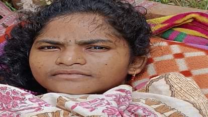 महिला नक्सली घायल