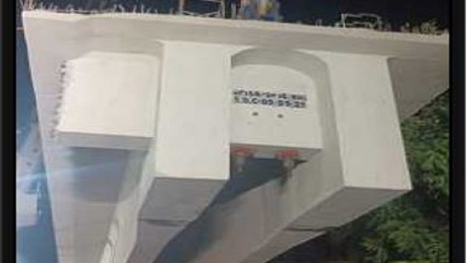 Double-T Girder Placed on Mal Road Traffic Stopped for 5 Hours Metro Construction Accelerates