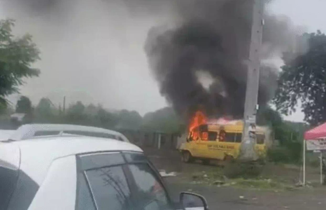 Indore: Fire breaks out in school matador near Indore, children evacuated safely