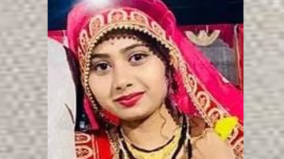 UP: Woman's body found hanging, had told her mother three hours before the incident