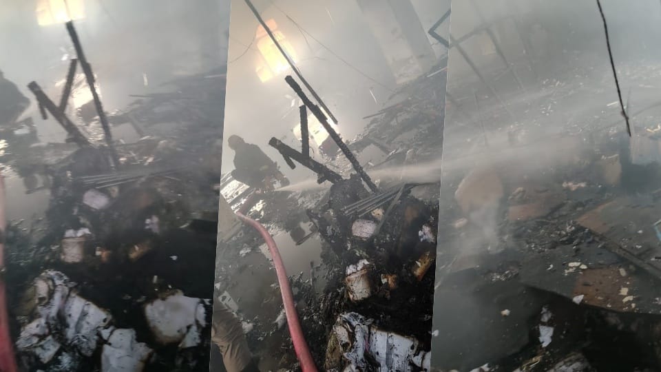 A massive fire broke out in a private company, and the fire brigade brought it under control.