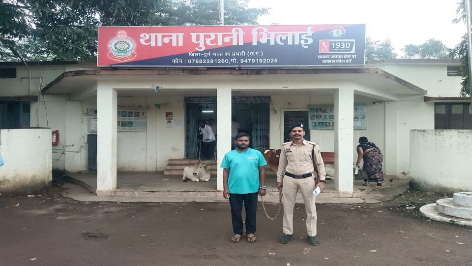 पुलिस की गिरफ्त में आरोपी