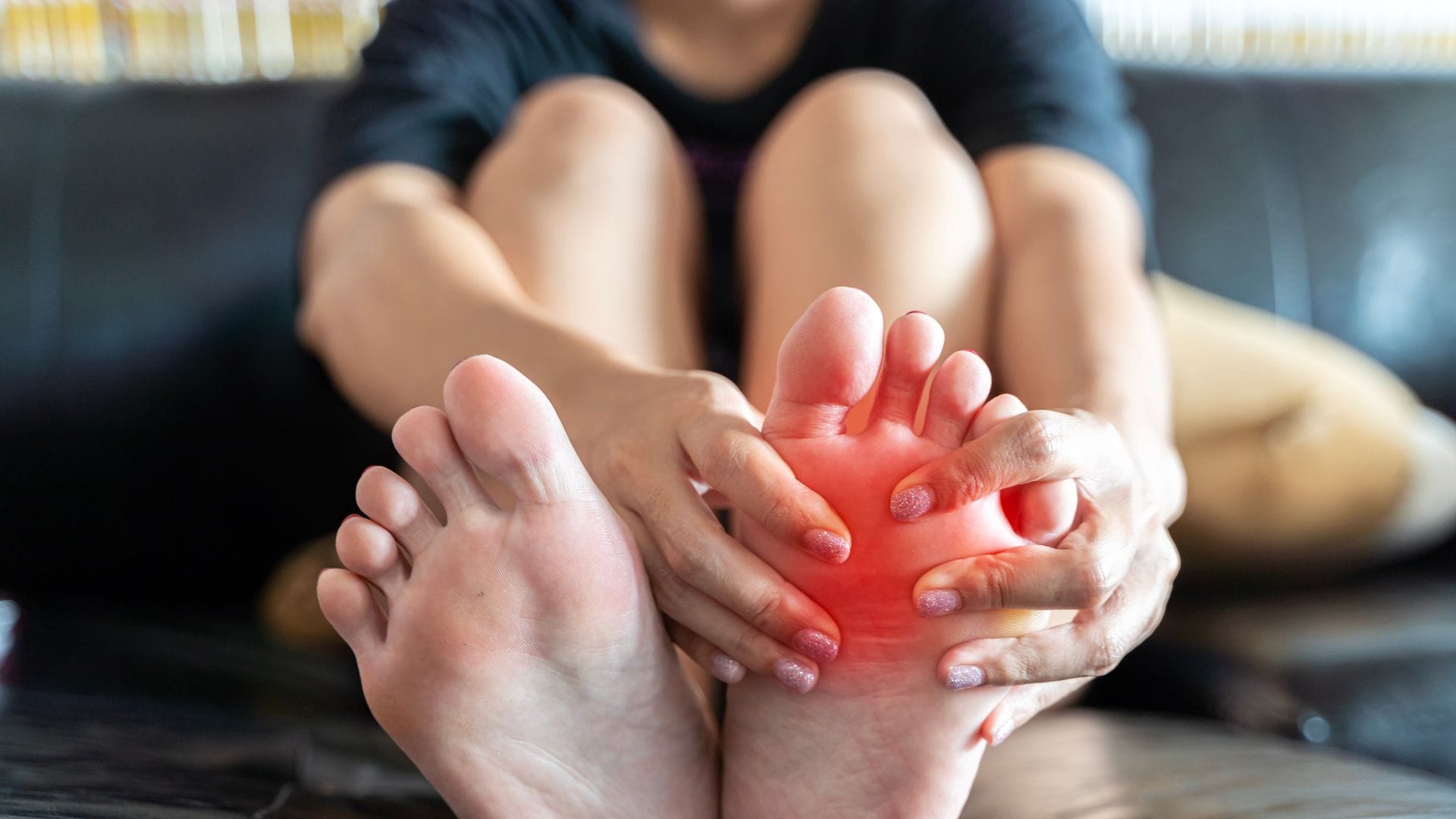 What are the symptoms of high uric acid levels know how to control it through diet