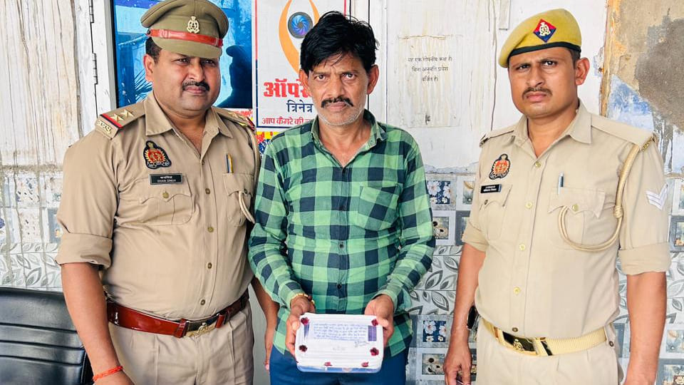 Kanpur: Jewellery and cash recovered from the thief's father