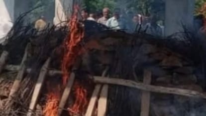 Husband also left the world after wife's death: Both of them went on the last journey together