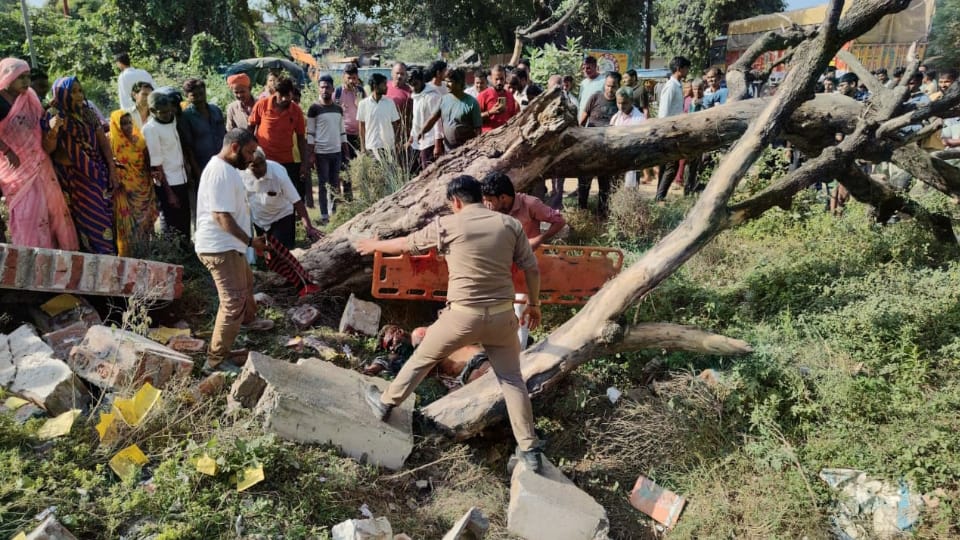 massive explosion at a coaching center in Farrukhabad two students killed and seven injured