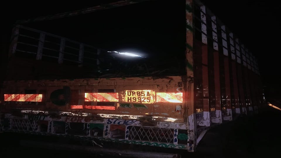 Agra-Mathura Highway Tragedy: 4 Dead, 1 Injured in Icer Truck-Container Collision